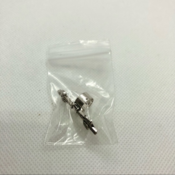 LAST 1! Single Silver Shooting Arrows Cuff Earring - Picture 8 of 9